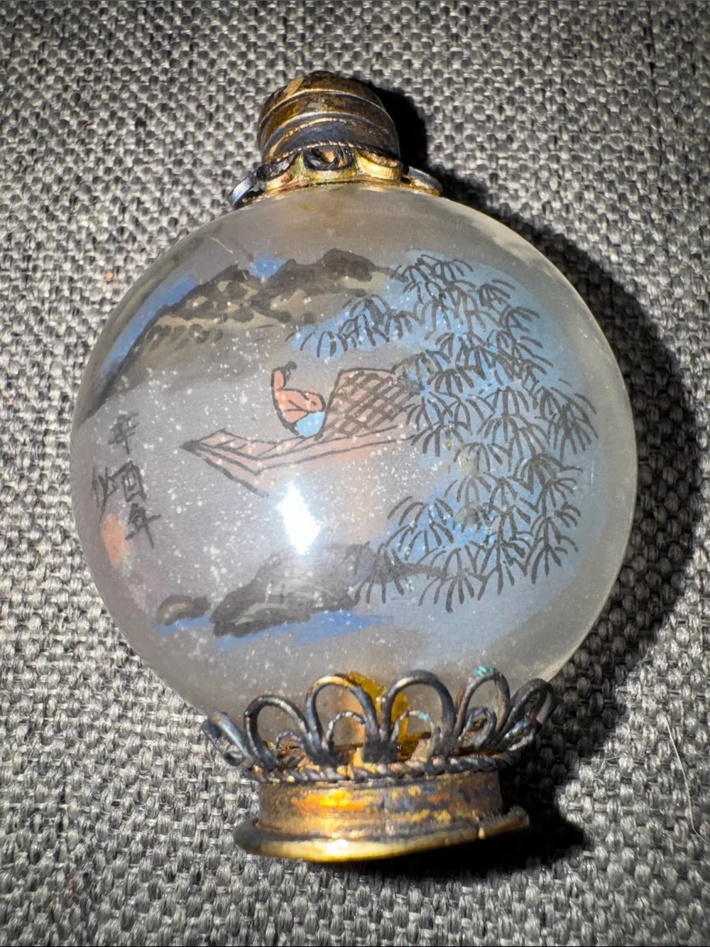 VTG Chinese Reverse Painted Inside Glass Snuff Bottle w/ Silk Brocade Box & Stan